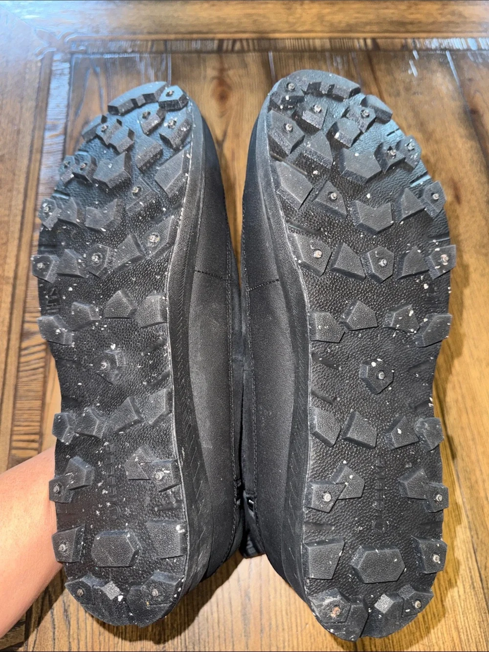 Icebug Boda BUGrip Black Suede Men’s Ice Boots with Rugged Grip Studded Sole